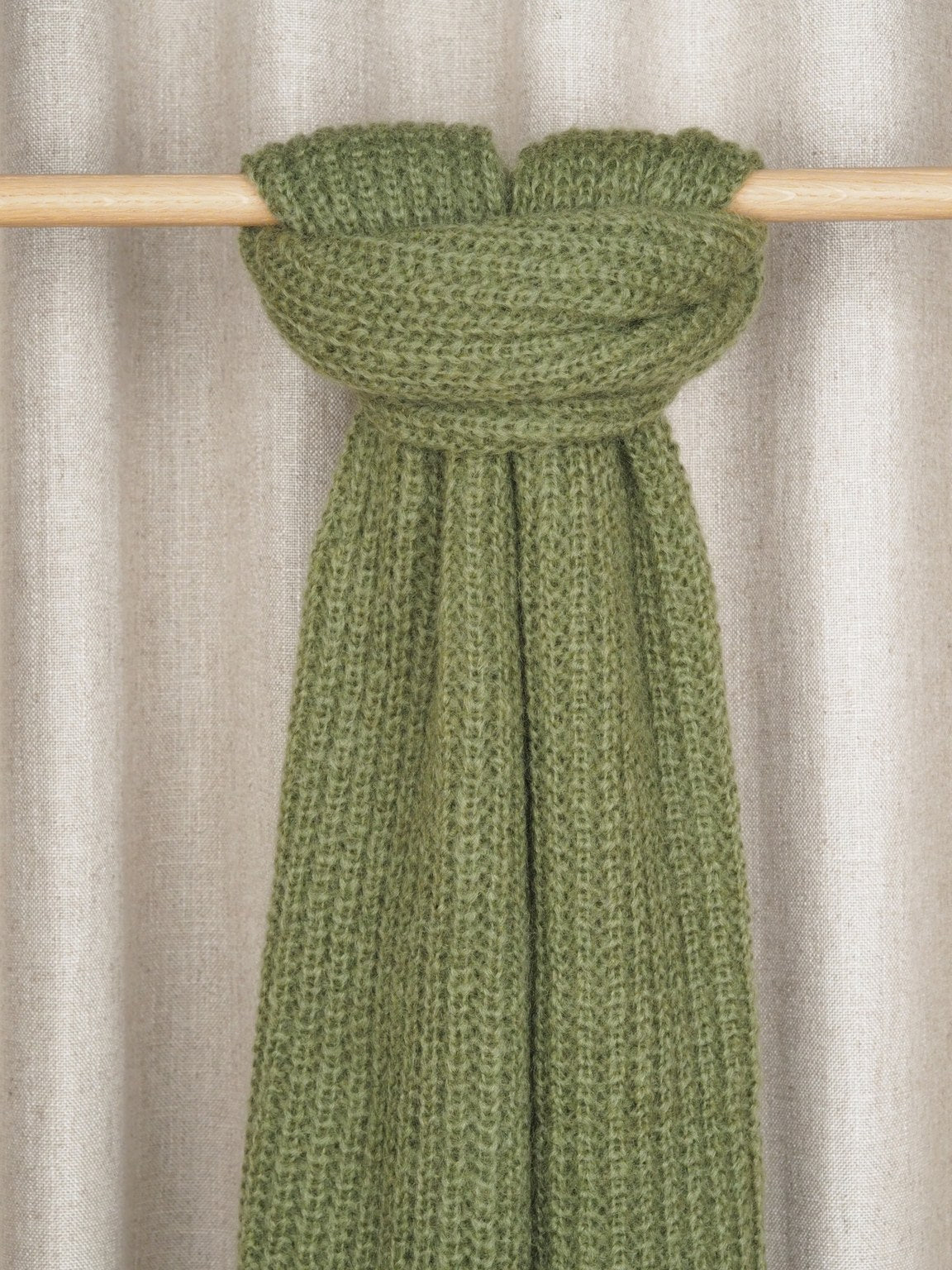 Huivi kid mohair -sekoitteesta, Khaki