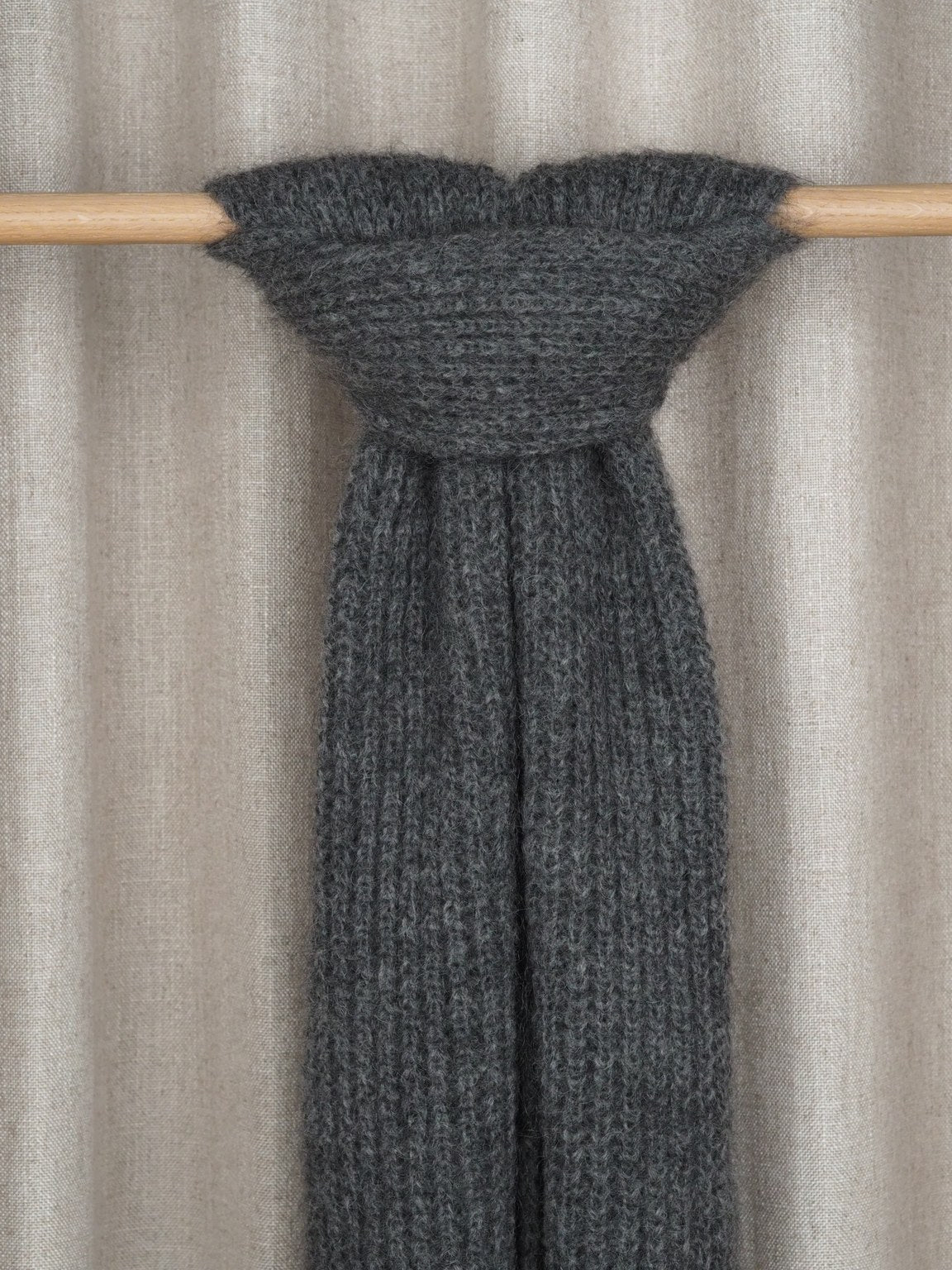 Huivi kid mohair -sekoitteesta, Dark grey melange