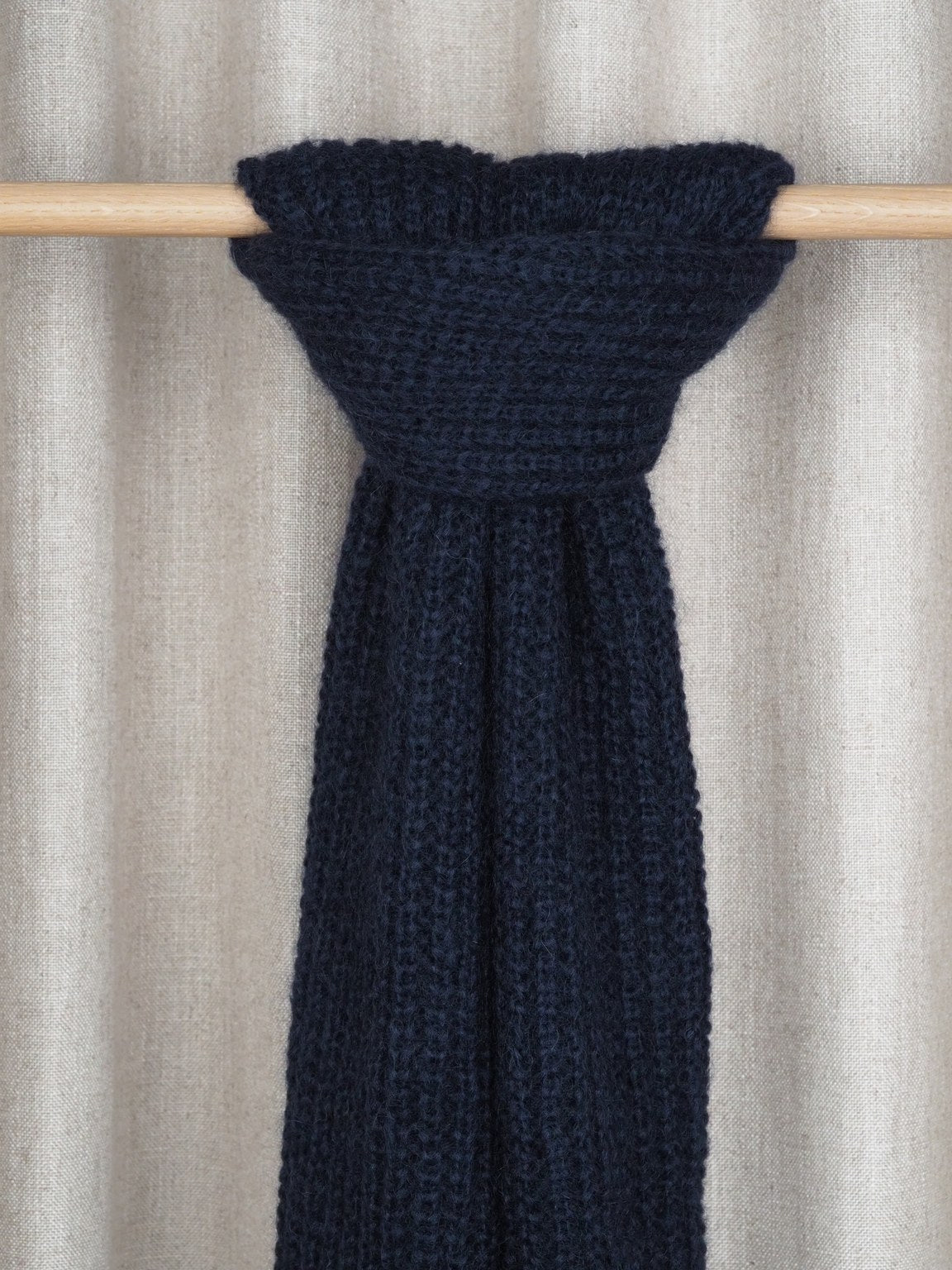 Huivi kid mohair -sekoitteesta, Dark navy